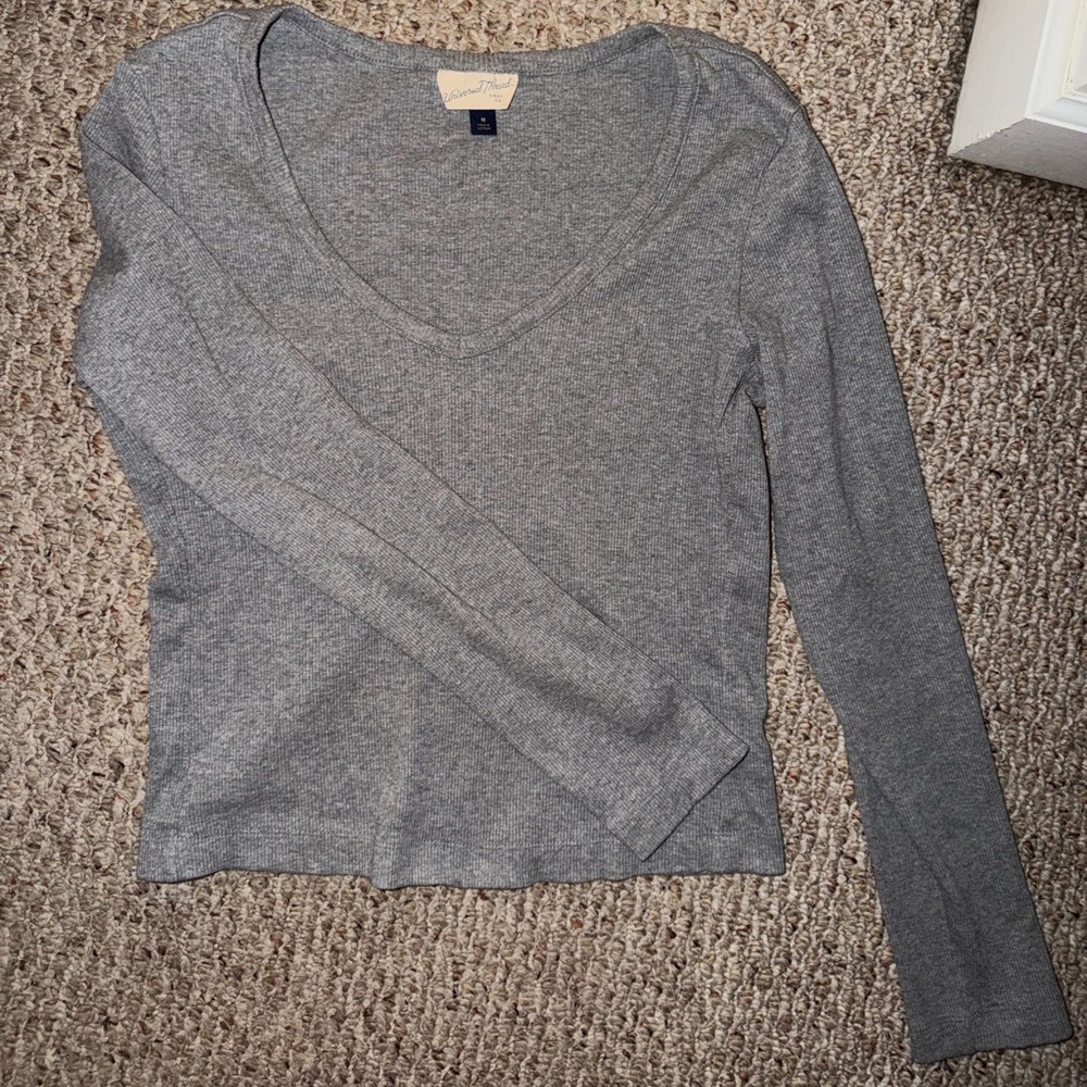 🔴NWOT Universal Thread Heather Gray V-Neck Long Sleeve Knit Top